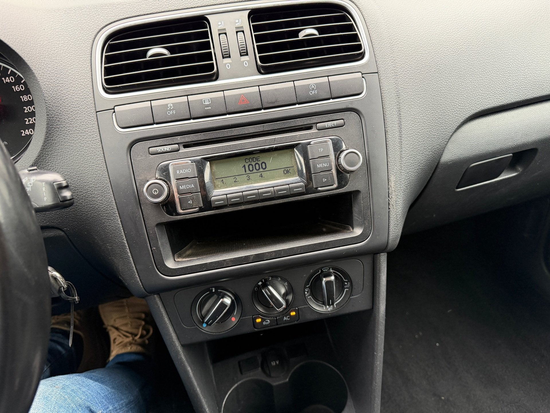 Foto 15 van Volkswagen Polo 1.2 TDI BlueMotion Comfortline Apk Nap
