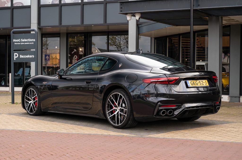 Maserati GranTurismo V6 AWD Trofeo (bj 2024, automaat), Auto's, Maserati, Gebruikt, Overige kleuren, 4 stoelen, Bedrijf