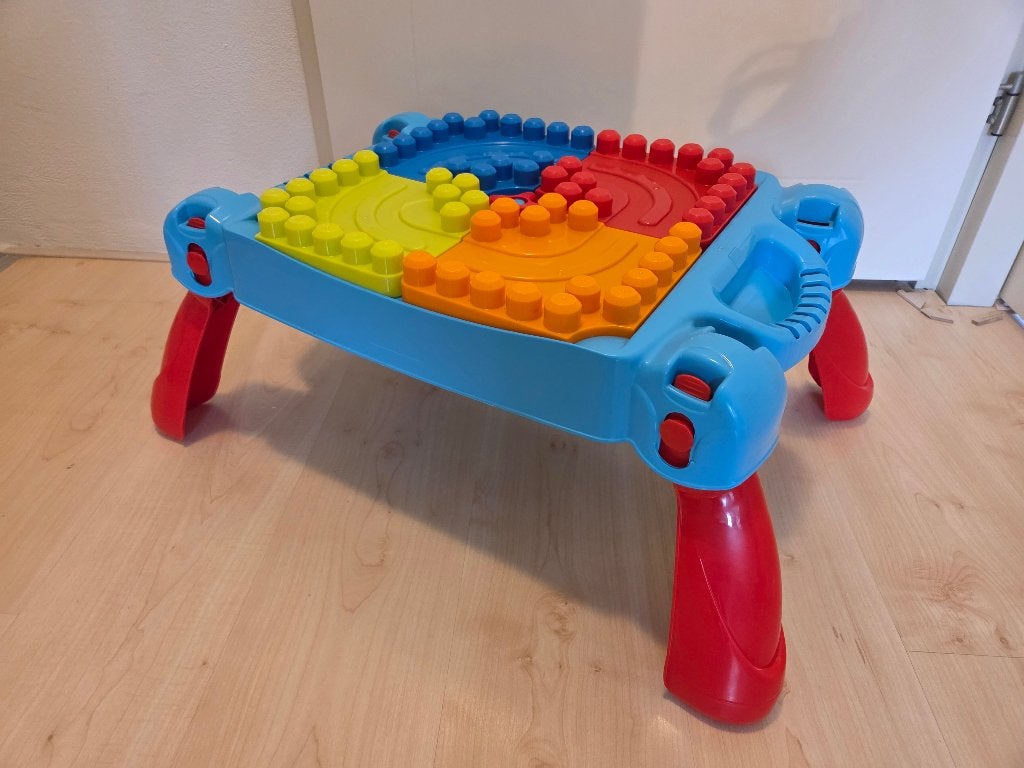 Mega Bloks Speel- en Leertafel met veel bouwstenen, Kinderen en Baby's, Speelgoed | Bouwstenen, Ophalen, Gebruikt, Megabloks