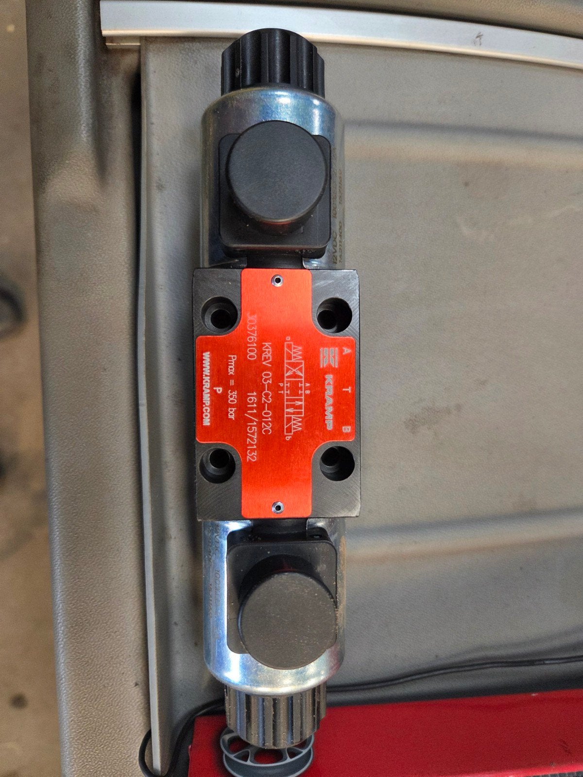 Kramp 12VDC Hydraulische Regelklep - Nieuwstaat, Ophalen of Verzenden, Nieuw