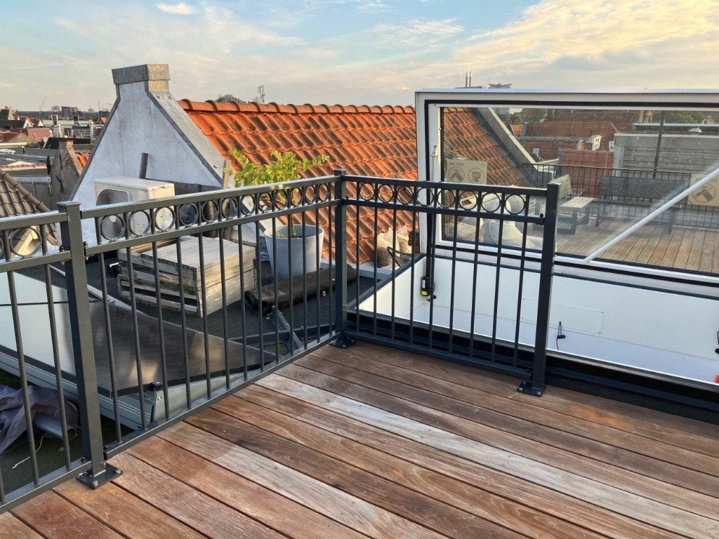 Balkonhekwerk met cirkeldecoratie, Tuin en Terras, Ophalen, Nieuw, IJzer, Tuinhek