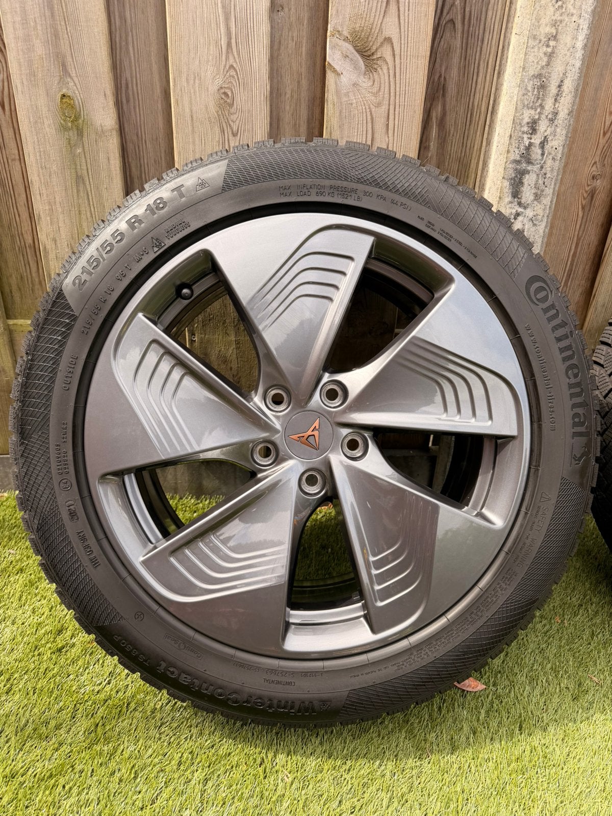 Originele Cupra Born winterset 18 inch Continental 6–8 mm, Ophalen, 18 inch, Banden en Velgen, Winterbanden