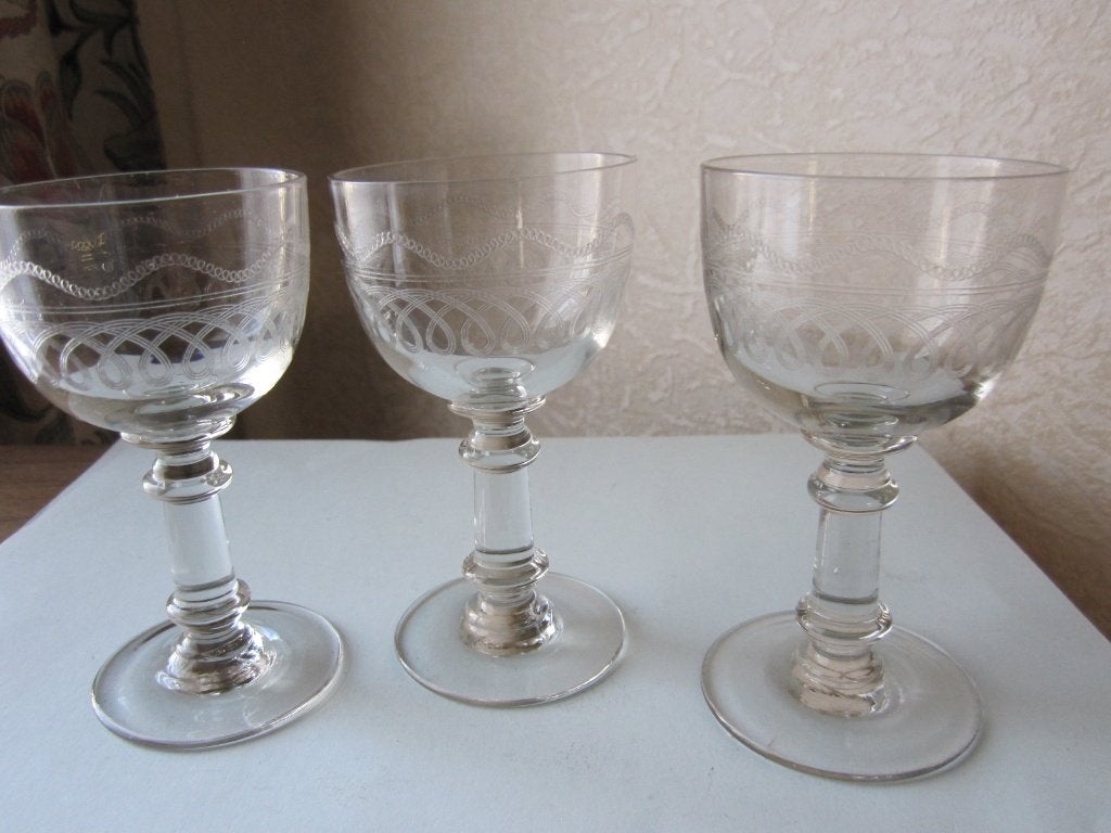 Negen antieke likeurglazen - cristal Val St Lambert Lothaire, Antiek en Kunst, Antiek | Glas en Kristal, Verzenden