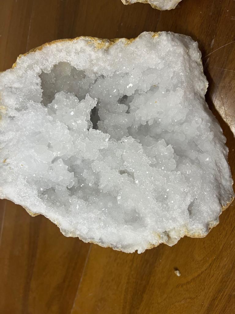 Bergkristal geode (9) 13 kg, 30x24x20 prachtstuk, Ophalen of Verzenden, Mineraal