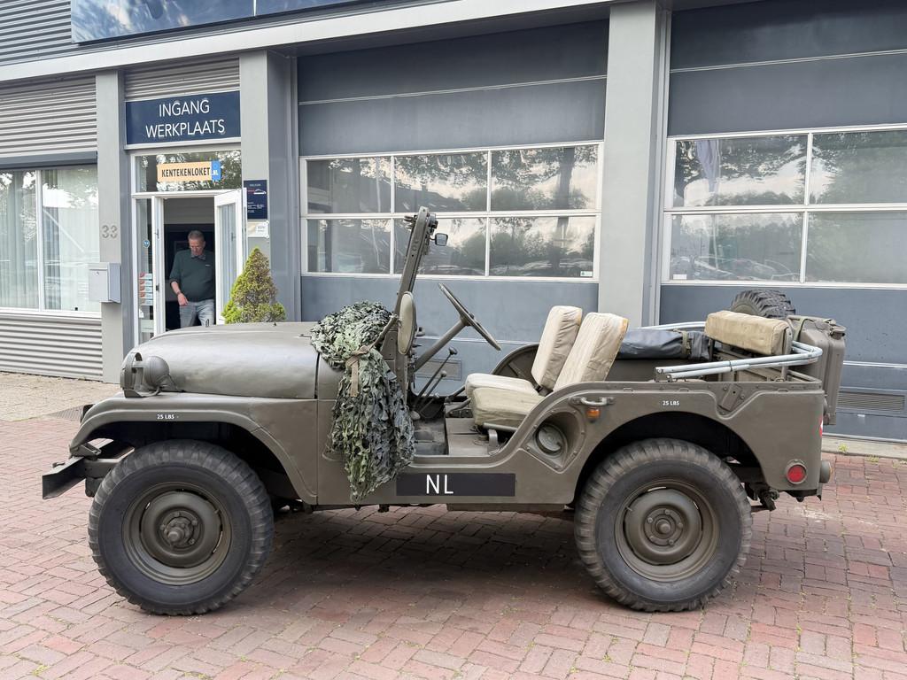 Jeep NEKAF MD13147 uit 1956 – Volledig Origineel & Uniek !, Auto's, Jeep, Stof, Beige, 4 stoelen