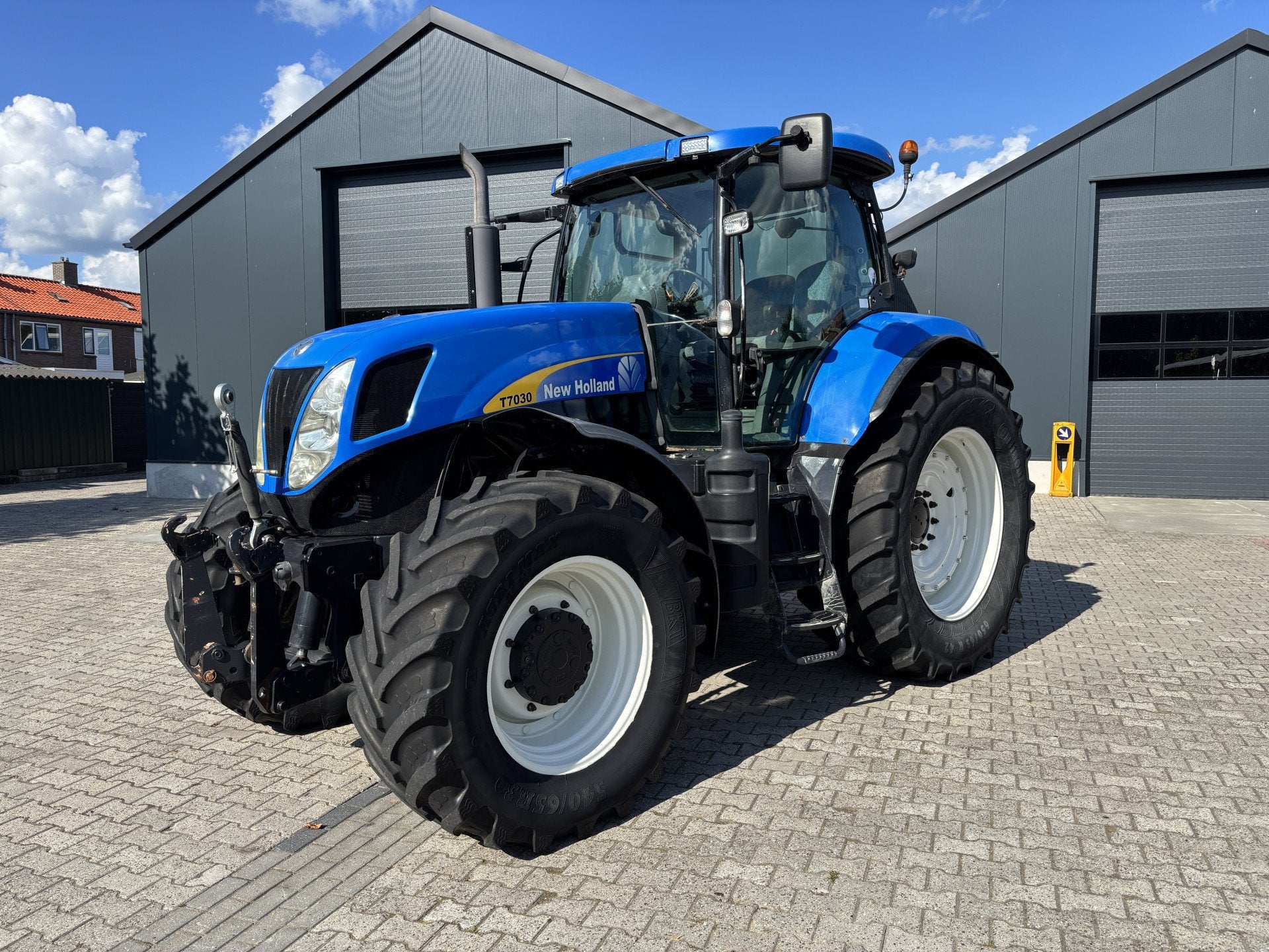 New Holland T7030 PowerCommand. Fronthef, 40km. (bj 2007), De Jong Auto & Machines, Gebruikt, Opper Haudmare 32
9241HR  WIJNJEWOUDE, NL
