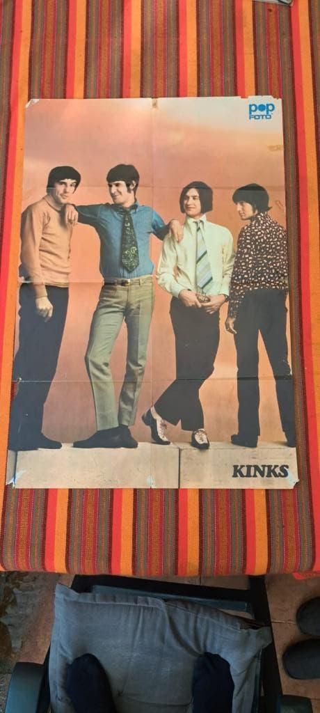 Kinks poster uit Popfoto 1967, Deurposter of groter, Ophalen of Verzenden, Muziek, Rechthoekig Staand