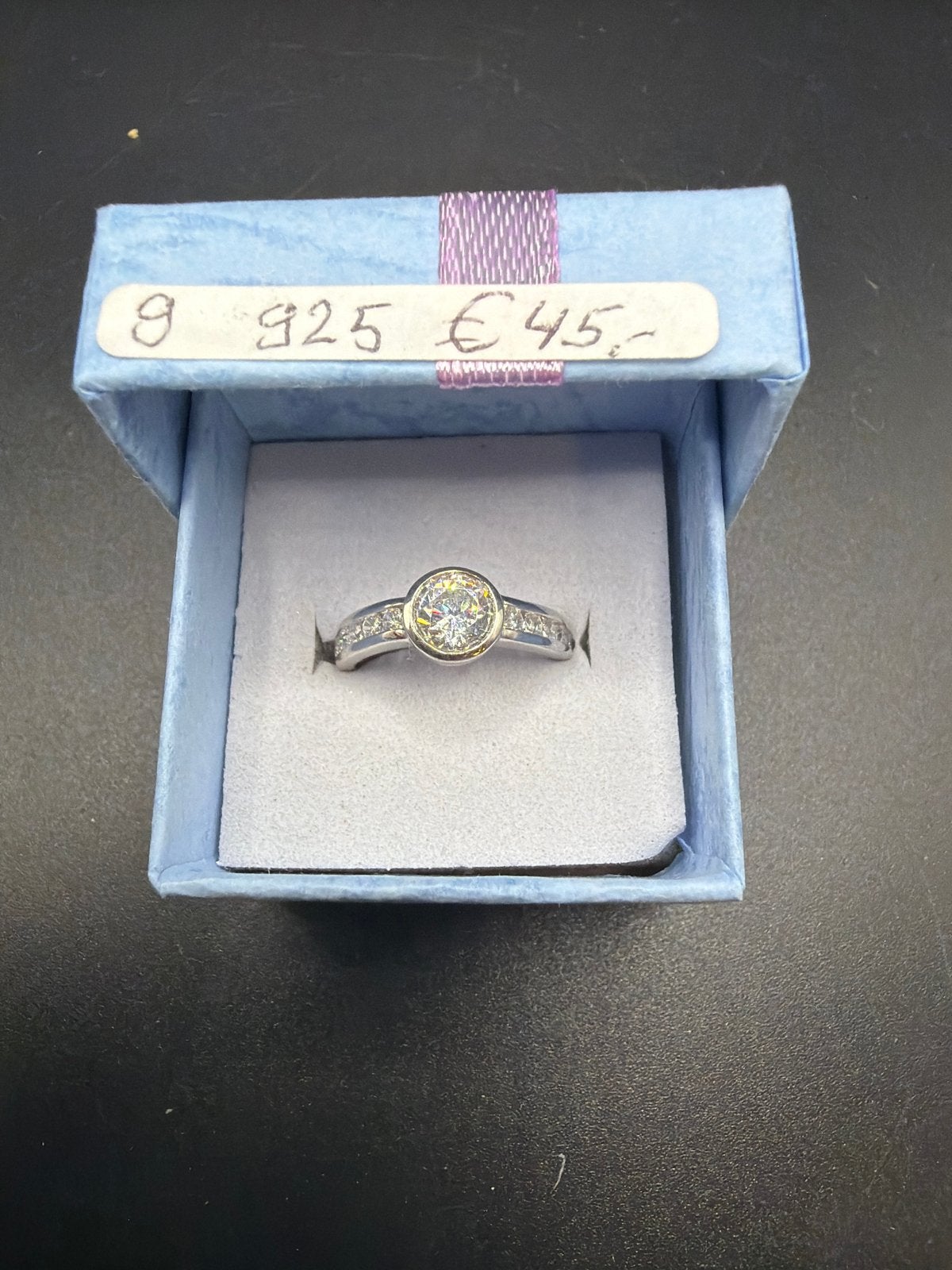 Zilveren ring met zirkonia steen - Maat 17, Met kristal, Ophalen of Verzenden, Zo goed als nieuw, X