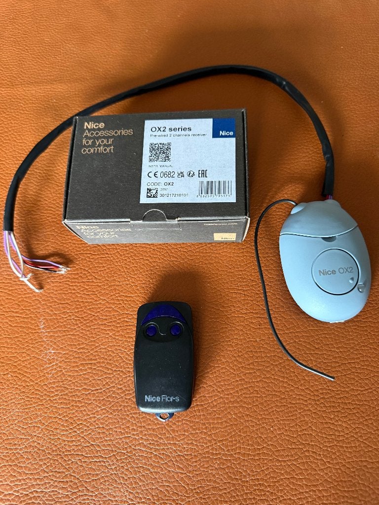 Nice OX2 externe ontvanger met 2 Nice FLOR-S Handzenders, Ophalen of Verzenden, Nieuw, Zender en Ontvanger