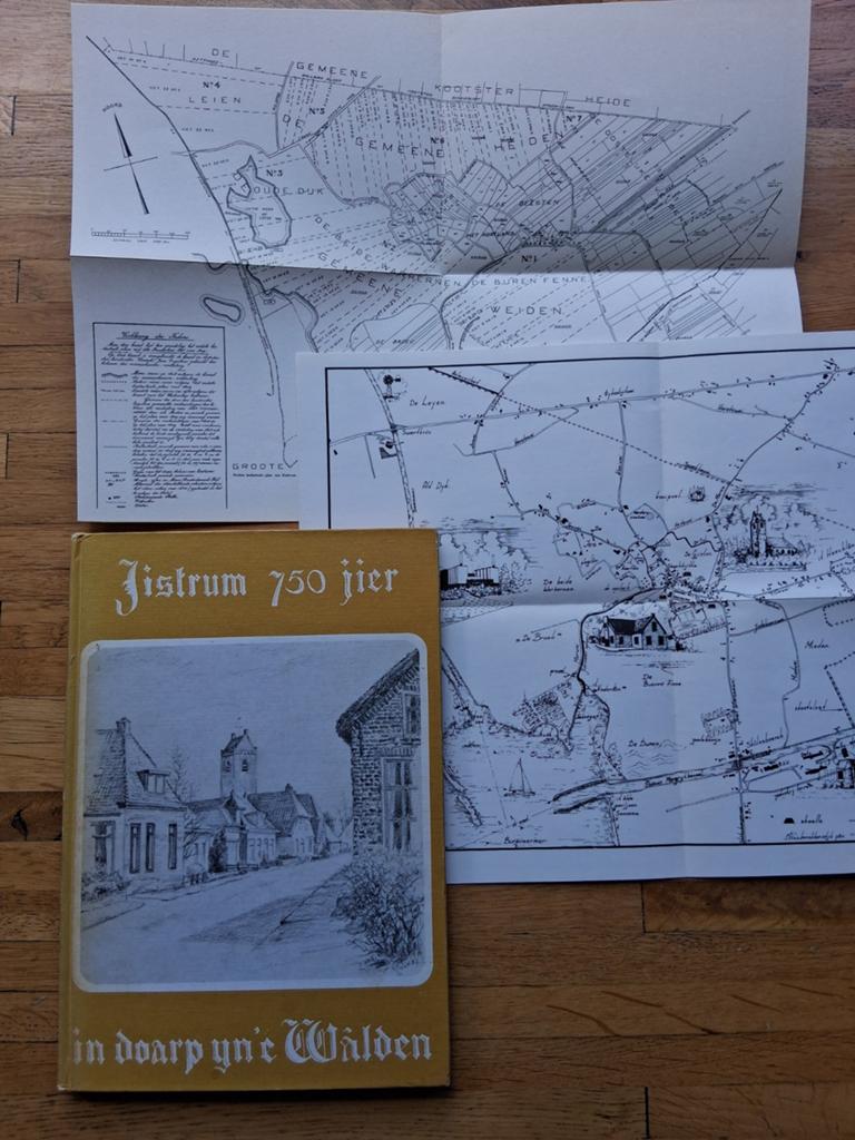 Jistrum 750 jier in doarp ynè Walden geschiedenis fotoboek, Ophalen of Verzenden, Zo goed als nieuw