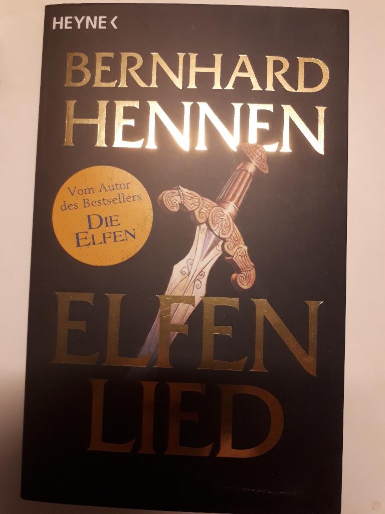 Elfenlied - Bernhard Hennen, Boeken, Ophalen of Verzenden, Gelezen