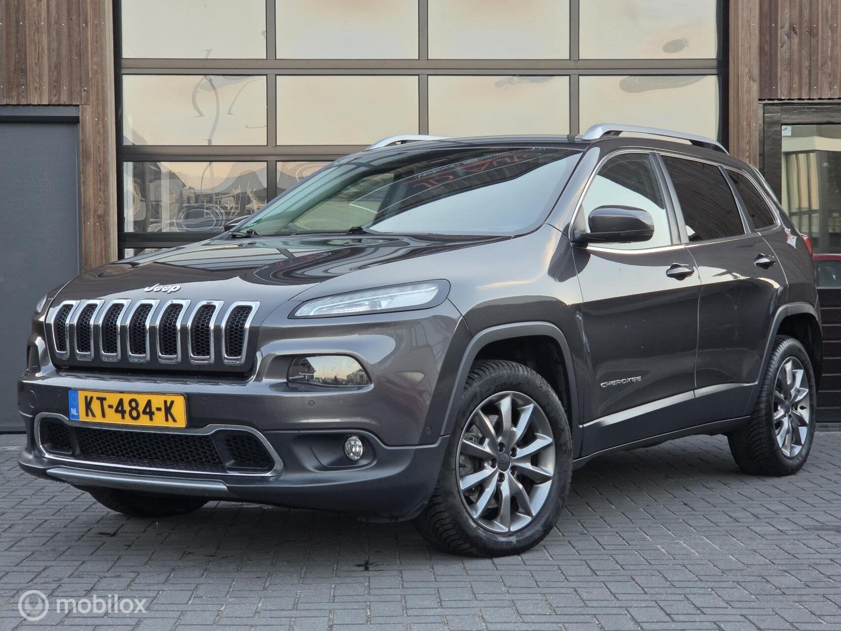 JEEP CHEROKEE 2.0 LIMITED AWD LEER XENON AUTOMAAT CAMERA NAV, Automaat, Euro 5, 450 kg, Zwart