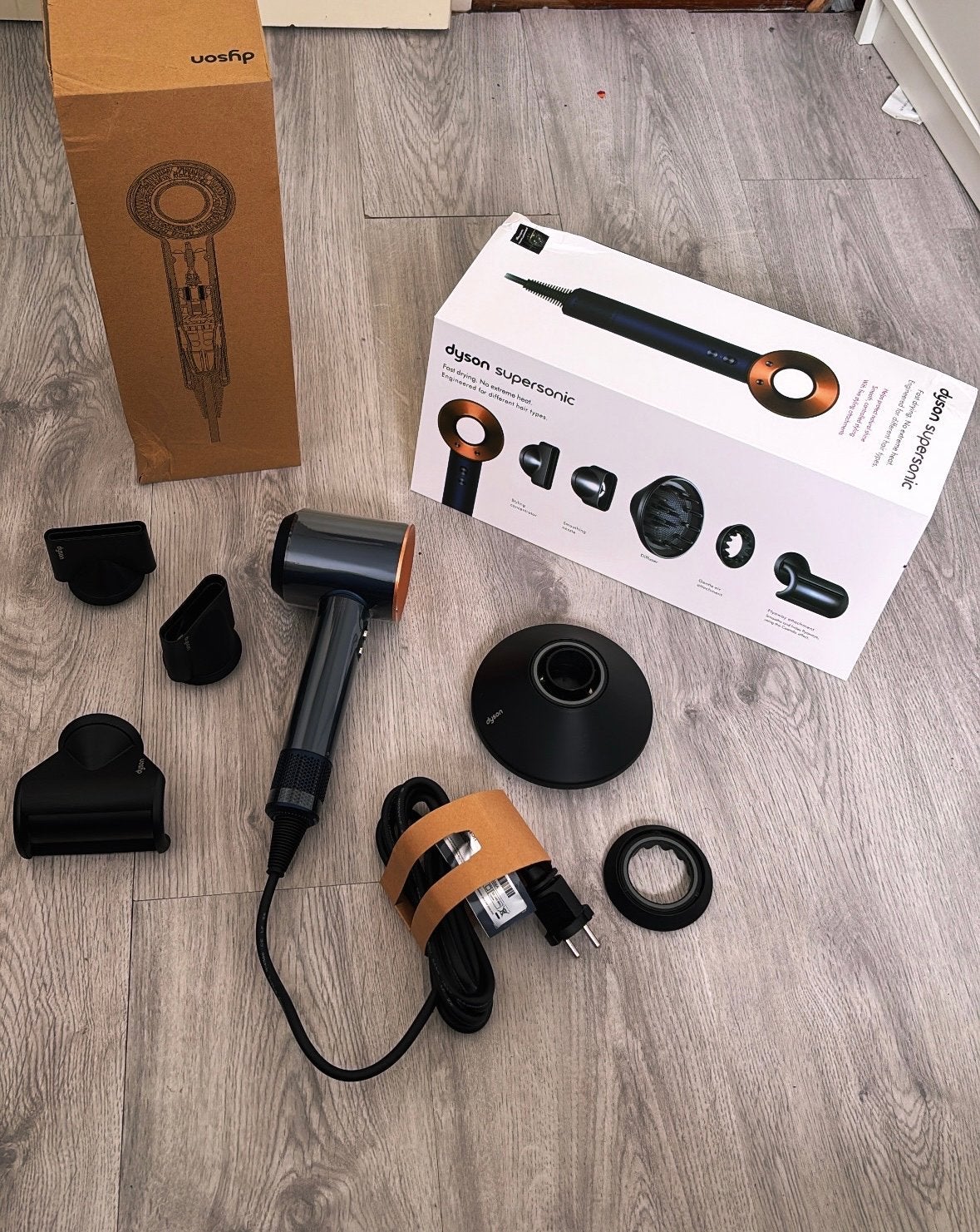 Dyson Supersonic Föhn - Nieuwstaat met alle accessoires, Ophalen of Verzenden, Zo goed als nieuw, Haarverzorging