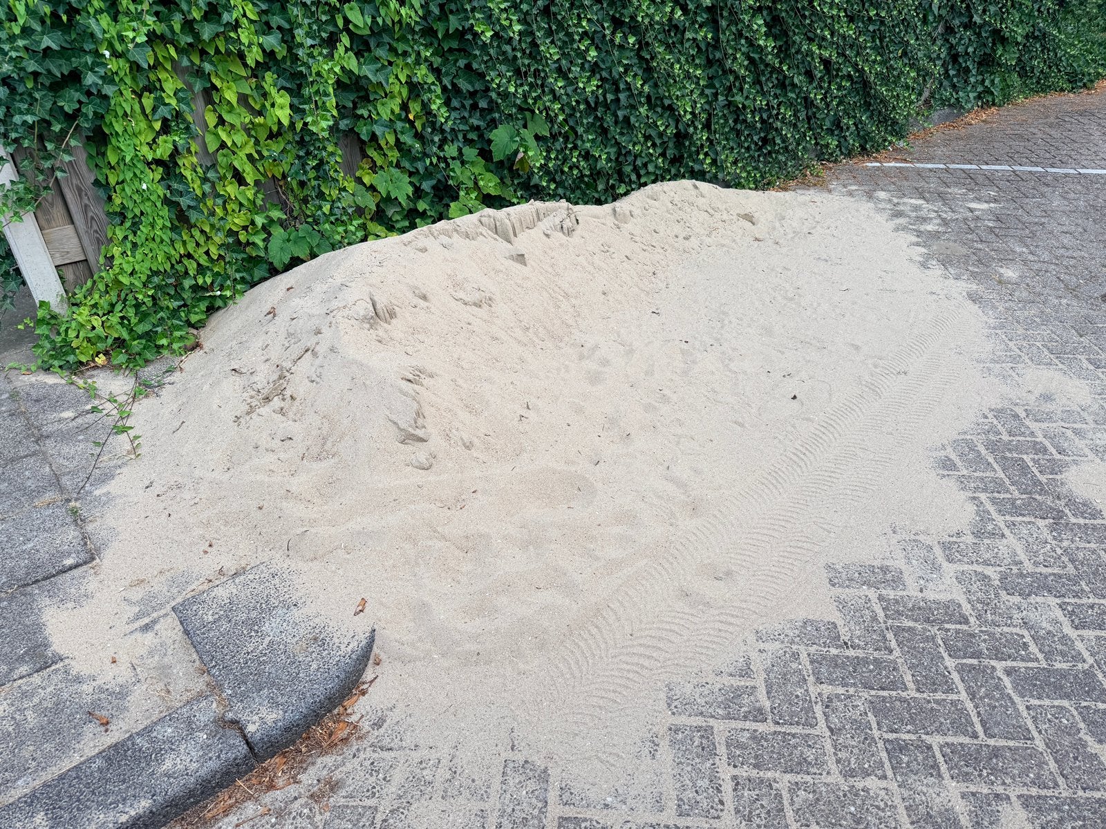 Gratis ophoogzand, Tuin en Terras, Zand, Ophalen, Gebruikt, Ophoogzand