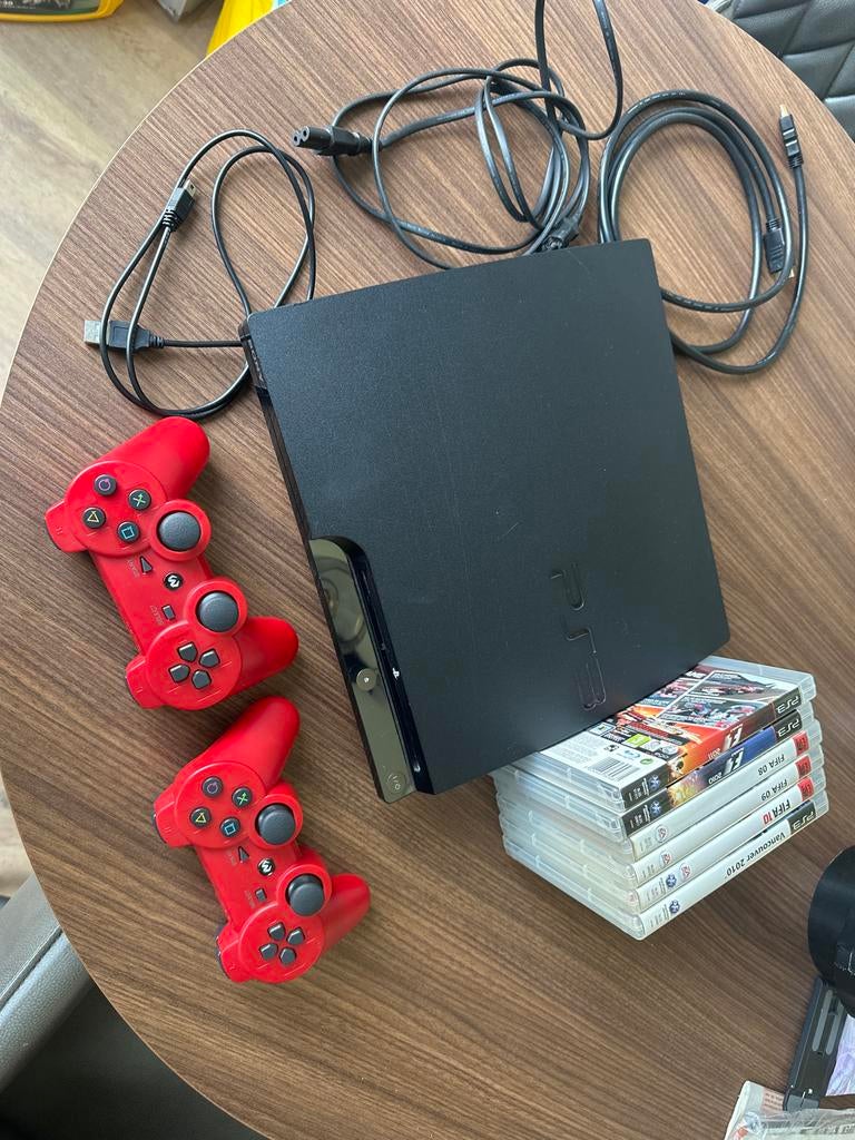 PlayStation 3 (PS3) Slim 120gb met 2 controllers en 6 games, Gebruikt, Racen en Vliegen, 2 spelers, Eén computer
