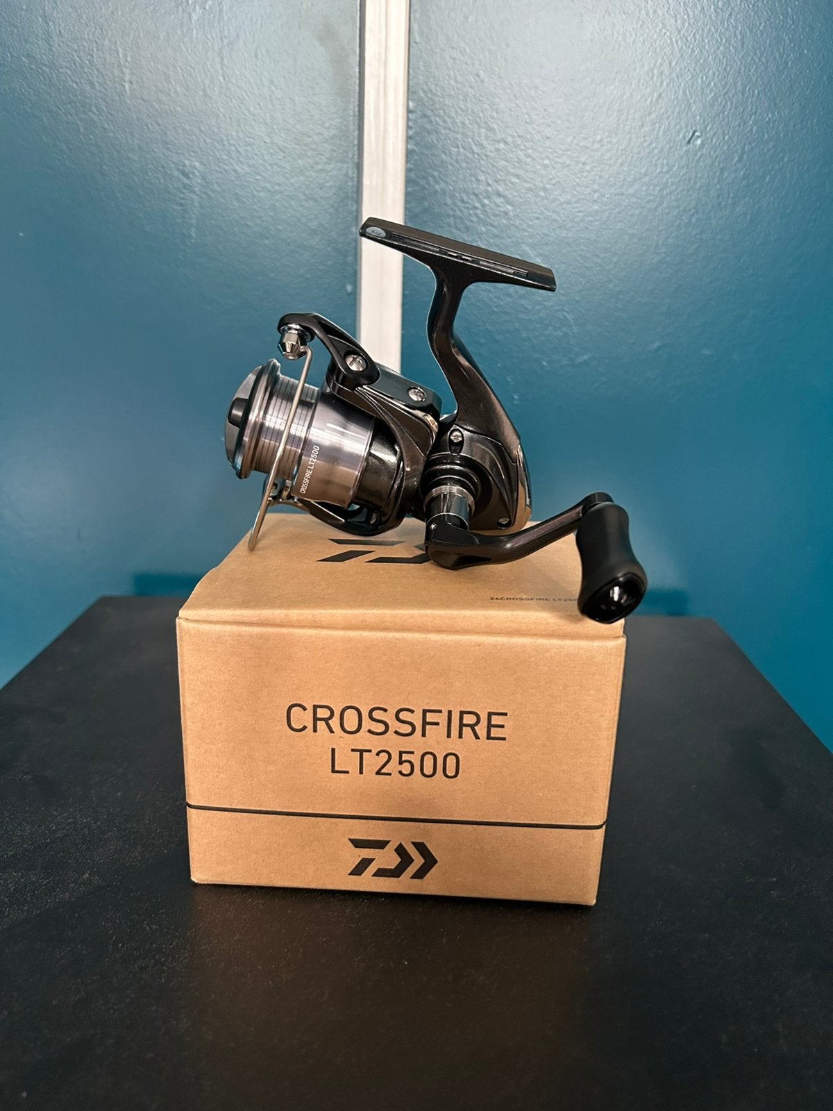 Nieuw Daiwa Crossfire LT2500 spinmolen, D, Molen, Nieuw, Ophalen of Verzenden
