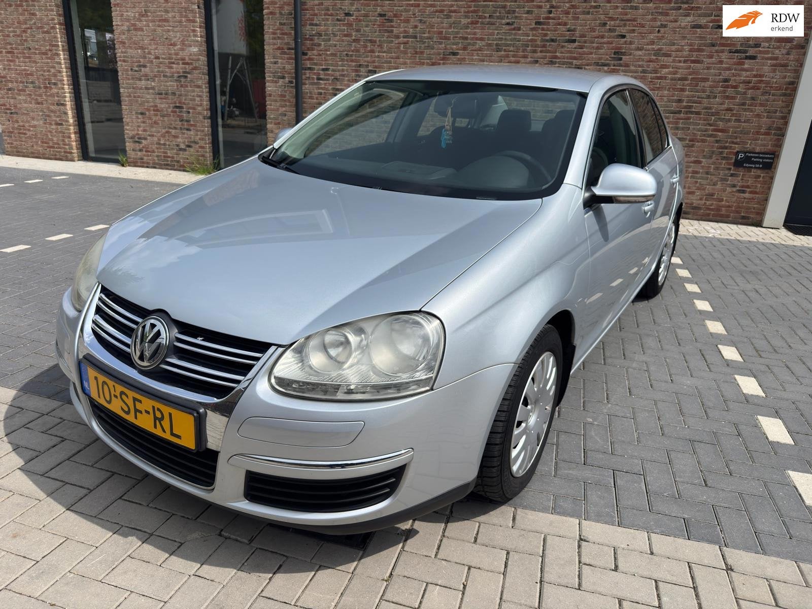 Volkswagen Jetta 1.6 Comfortline, Auto's, Automatische klimaatregeling, Gebruikt, 4 cilinders, Handgeschakeld