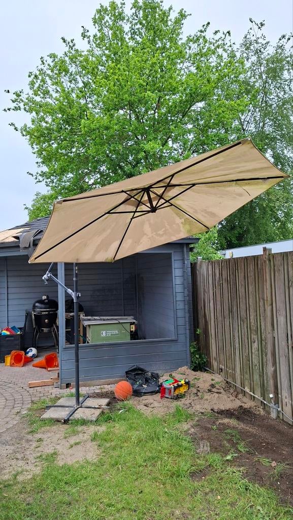 GRATIS Zwevende parasol, Ophalen, Zweefparasol, 3 tot 4 meter, Verstelbaar