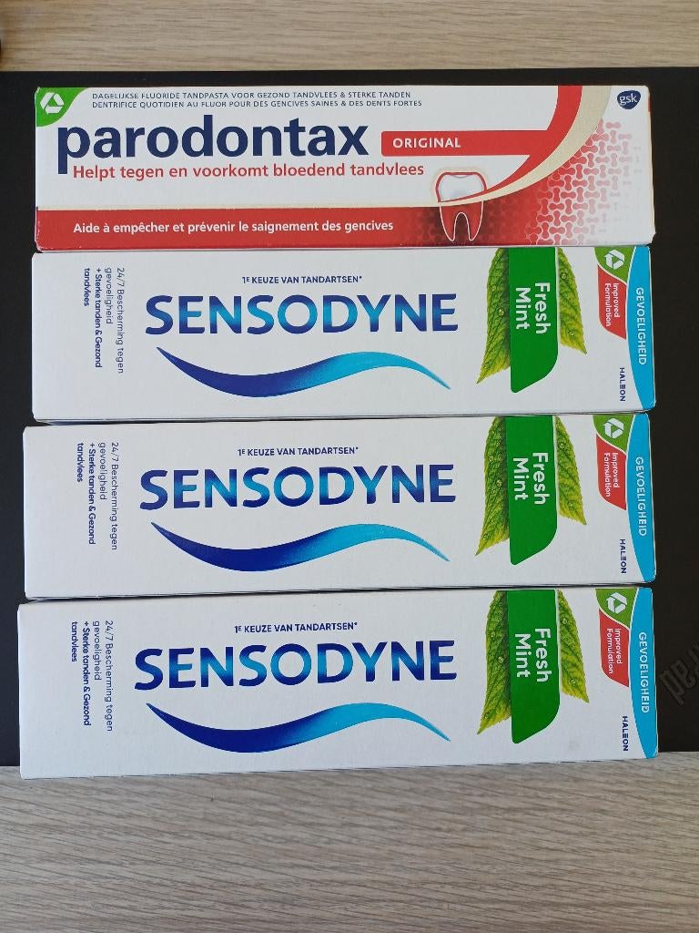 Sensodyne (3) en paradontax (1) tandpasta, Ophalen, Nieuw, Tandpasta