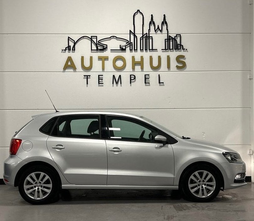Foto 3 van Volkswagen Polo 1.2 TSI Highline Airco Cruise Start/Stop Iso