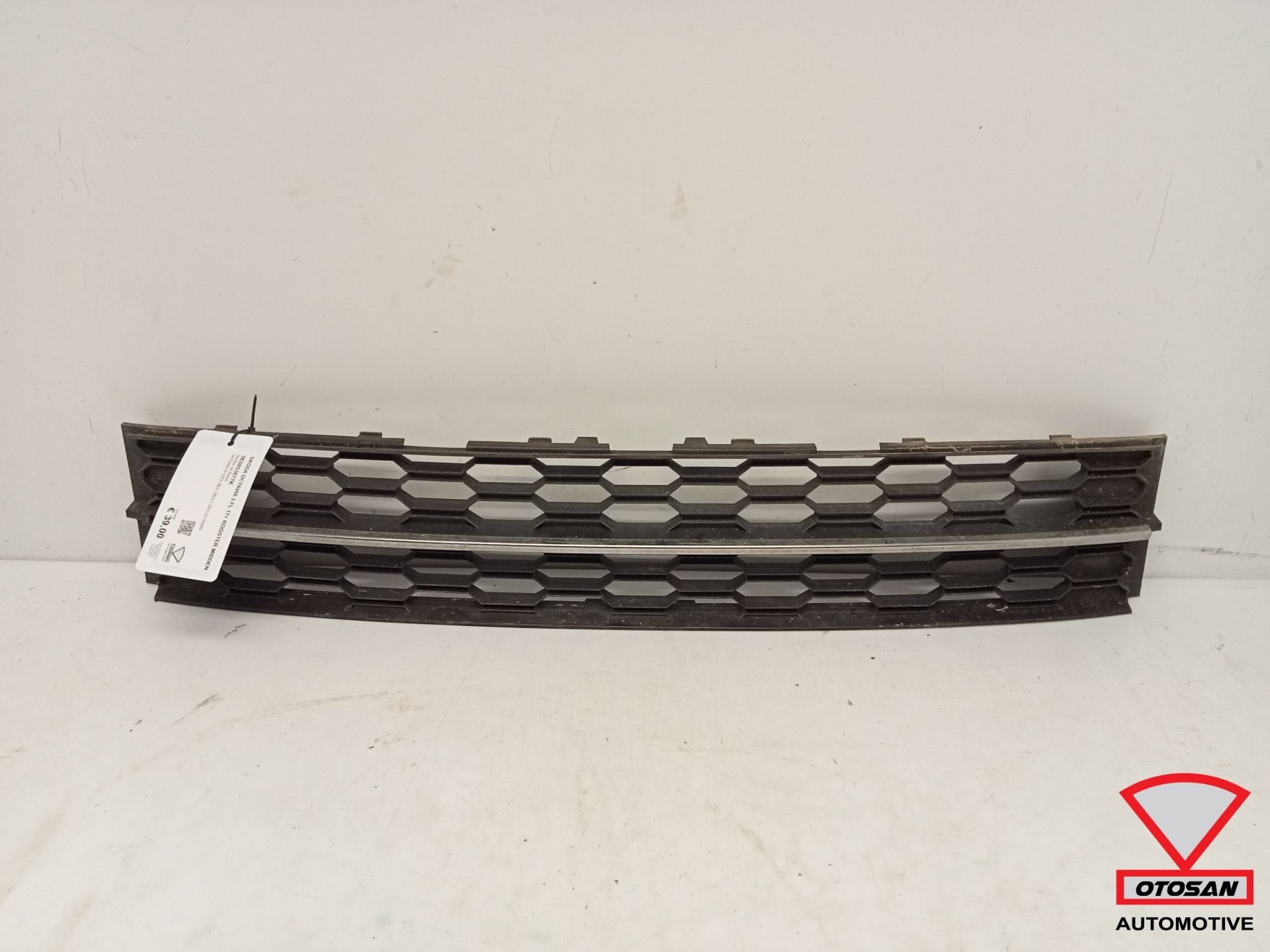 Skoda Octavia 3 FL 17+ Voorbumper Rooster Midden 5E0853677K