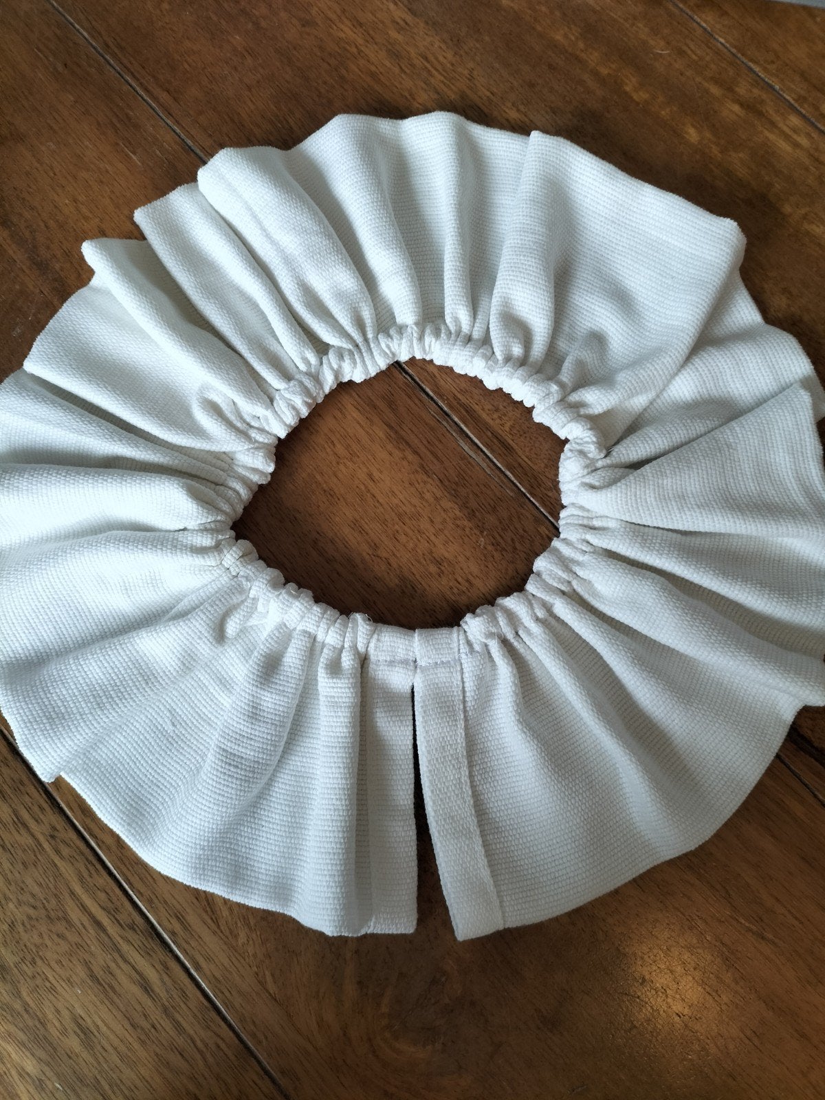 Mooie witte Pietenkraag - Perfect voor Sinterklaas!, Ophalen of Verzenden, Zo goed als nieuw