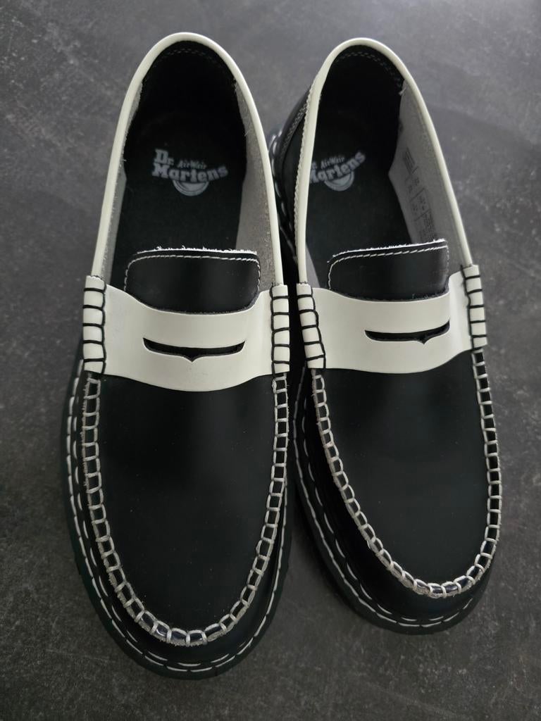 Dr. Martens AirWair zwart wit nieuw, Ophalen of Verzenden, Nieuw, Zwart, Loafers