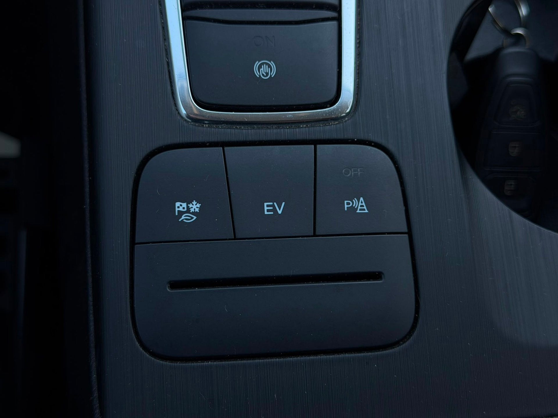 Foto 11 van Ford KUGA 2.5 PHEV Titanium(Goed OnderH, Navi, Parkeersensor