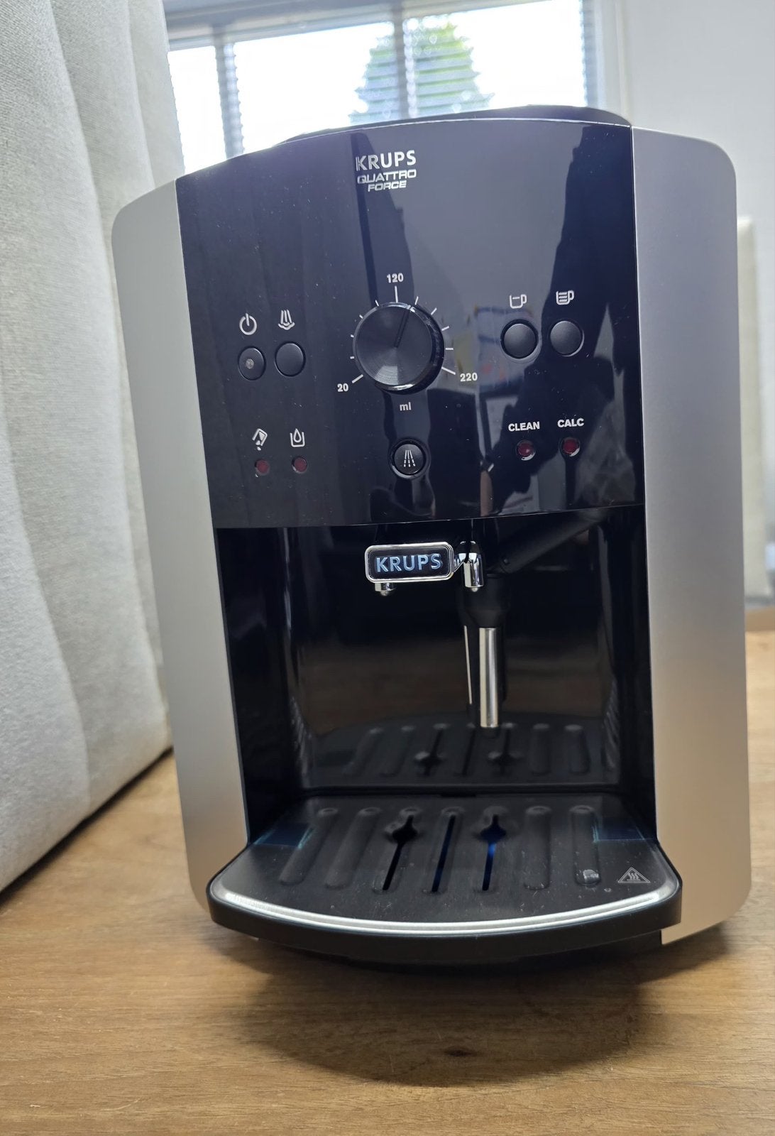 Krups Quattro Force Volautomatische Espressomachine, Witgoed en Apparatuur, Koffiezetapparaten, Afneembaar waterreservoir, Espresso apparaat