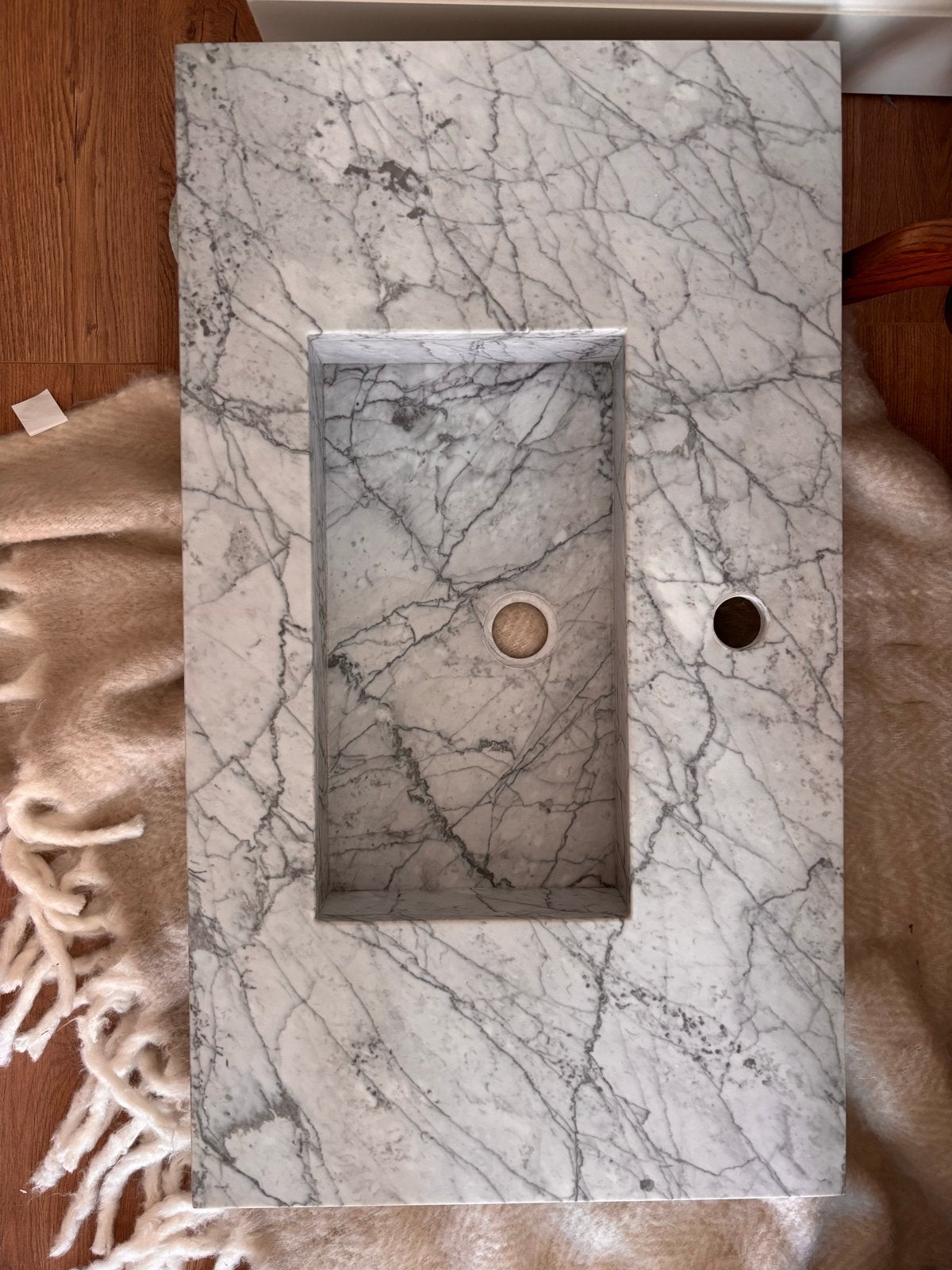Massief marmeren wasbak Bianco Carrara, Huis en Inrichting, Badkamer | Badkamermeubels, Ophalen, Gebruikt, 50 tot 100 cm, Minder dan 100 cm