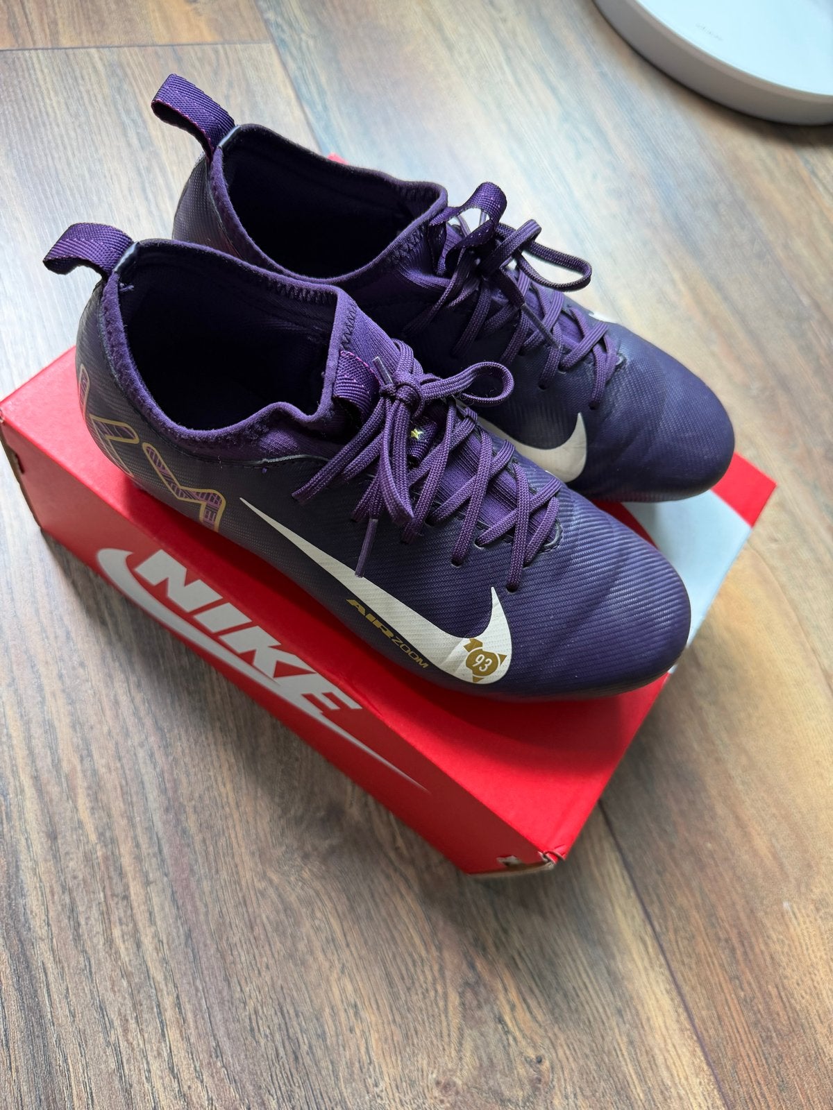 Nike Voetbalschoenen Kids - Paars (Maat 36.5), Sport en Fitness, Voetbal, Ophalen of Verzenden, Nieuw
