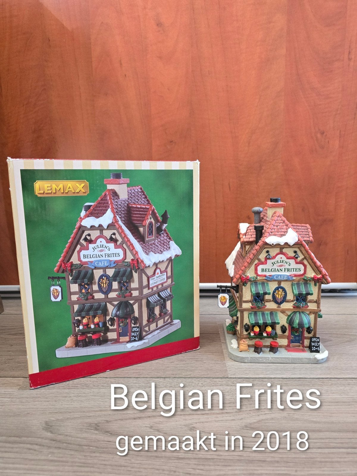 Lemax huisje Belgian frites Kerst dorp, Diversen, Kerst, Ophalen of Verzenden, Zo goed als nieuw