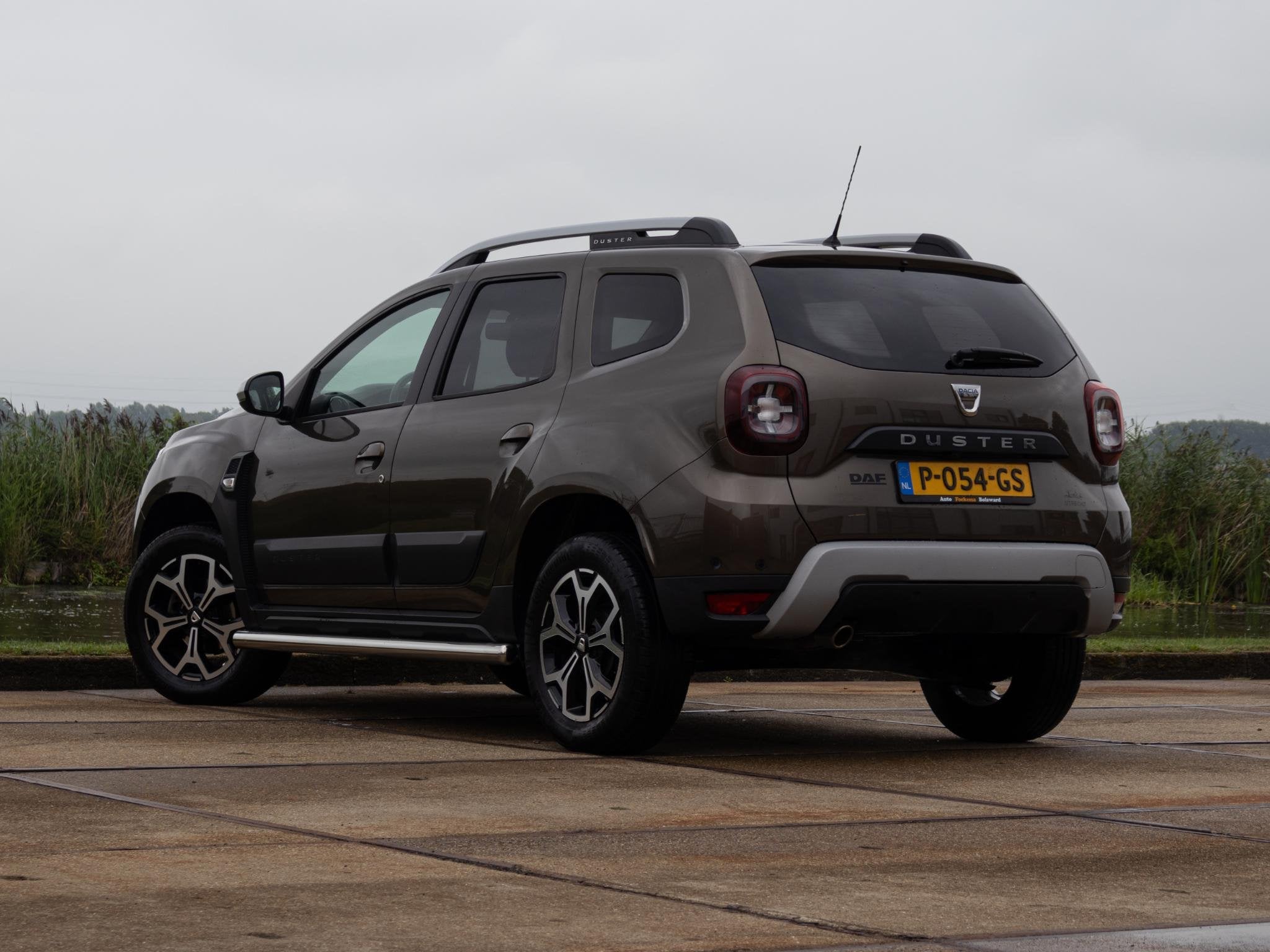 Dacia Duster 1.0 TCe Bi-Fuel Comfort Camera Sidebars Navi, 1263 kg, Gebruikt, 4 cilinders, Bedrijf