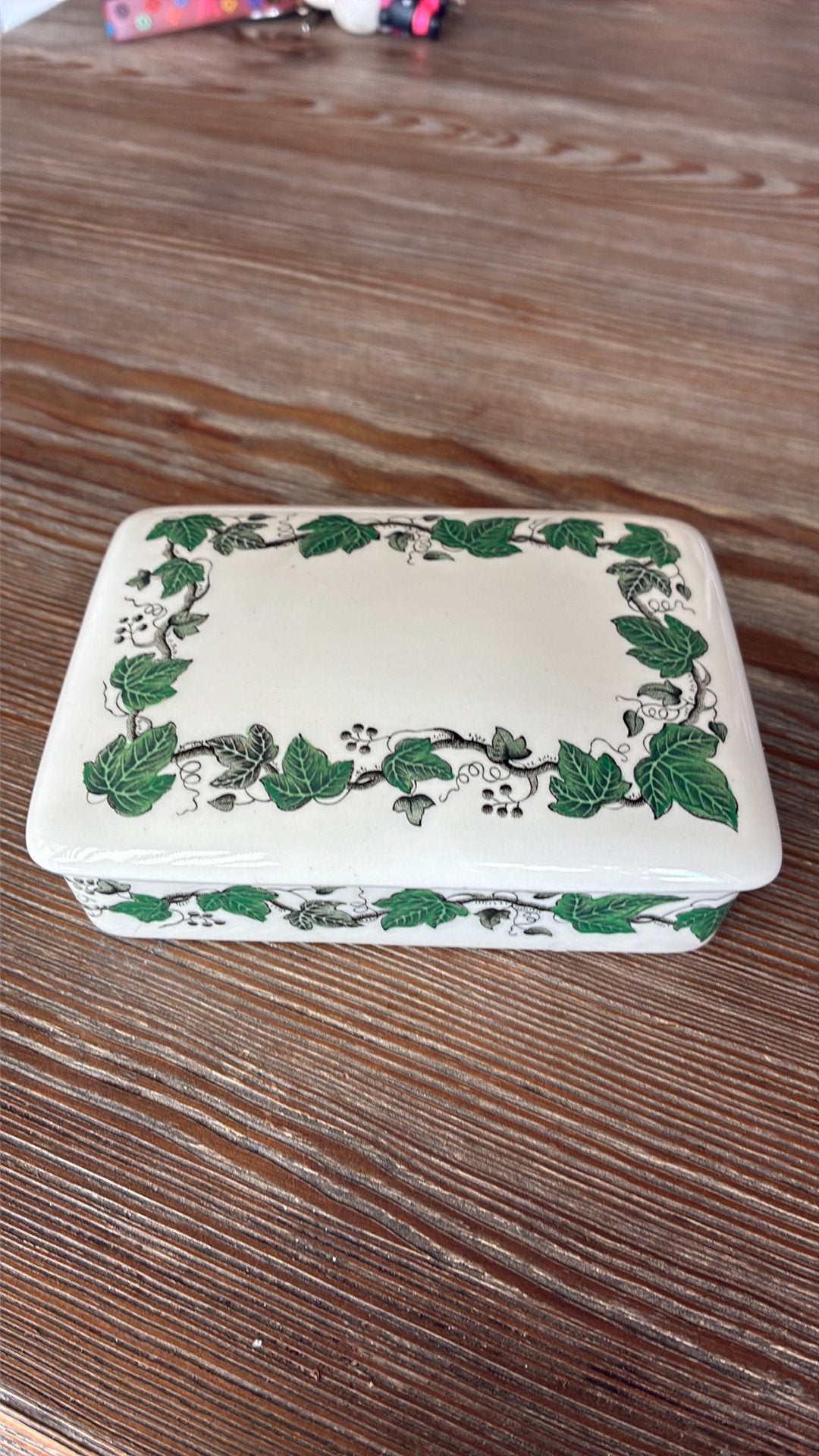 Wedgewood stratford lepeldoosje, Huis en Inrichting, Keuken | Servies, Ophalen of Verzenden, Zo goed als nieuw, Aardewerk, Overige typen