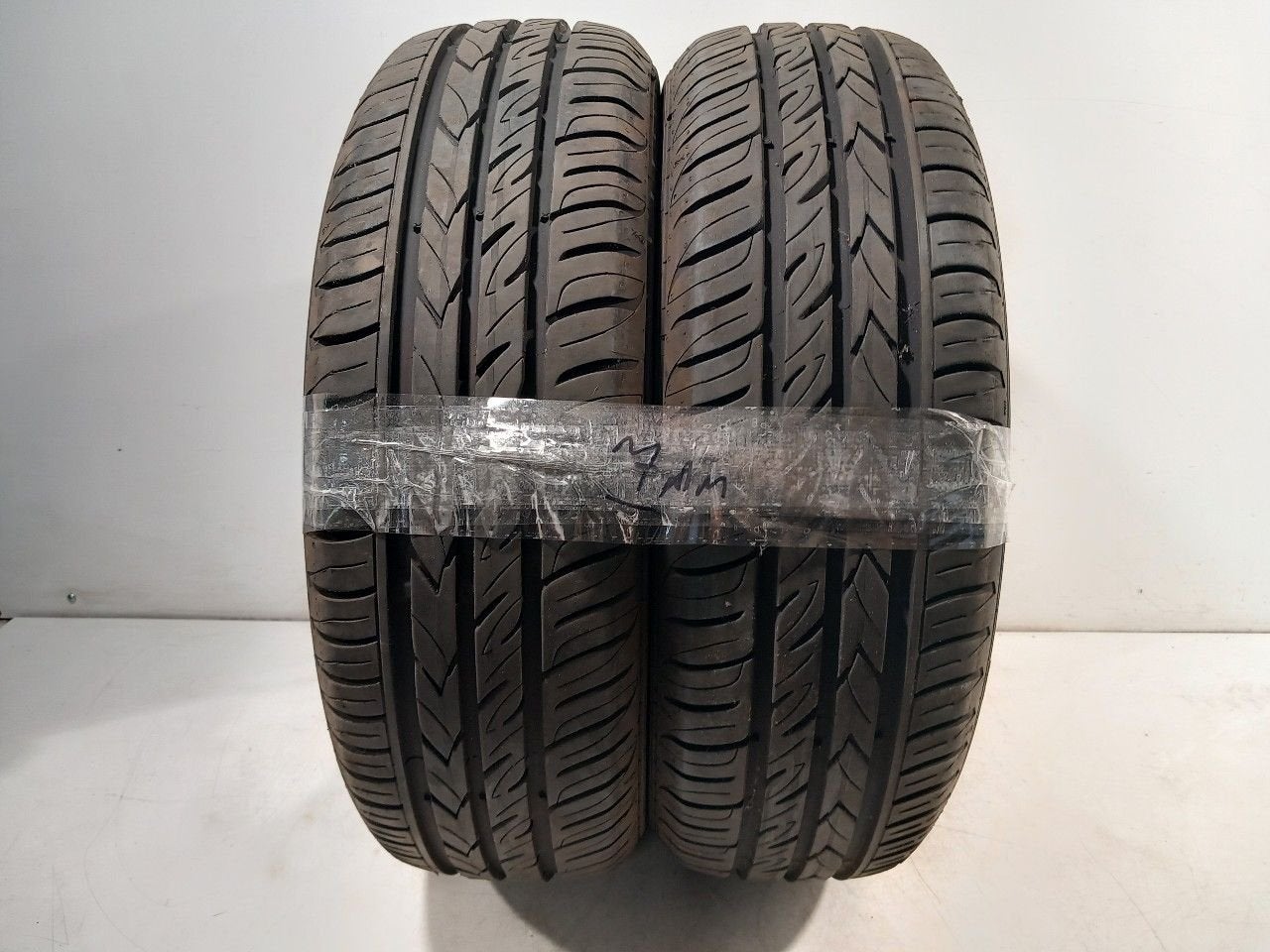 Bandenset 2 stuks Zomer 185 65 R15, Auto-onderdelen, Banden en Velgen, Onderdelen@venauto.nl, Van der Ven Autorecycling B.V., Gebruikt