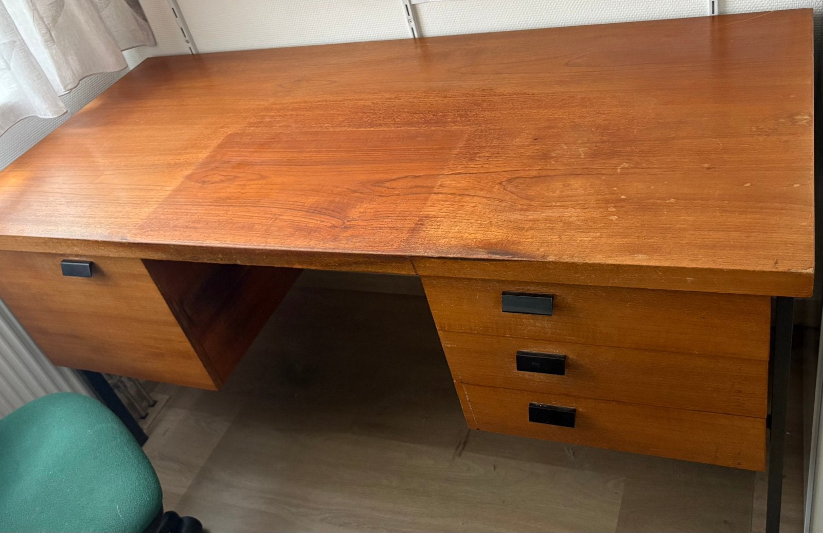 Bureau, Ophalen, Gebruikt, 150 cm, Hout