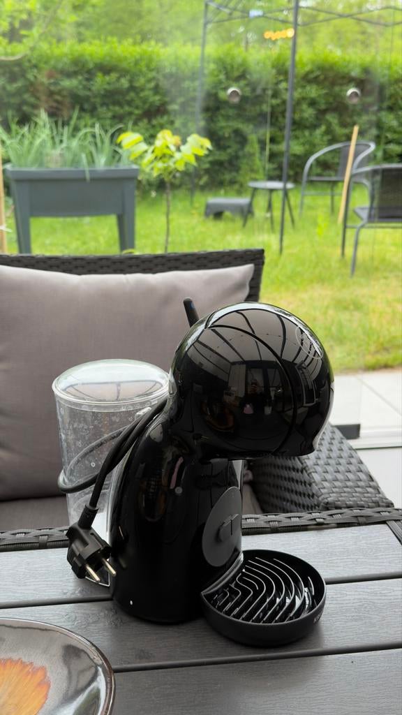 Dolce Gusto XS KP1A3B - Zo goed als nieuw, Witgoed en Apparatuur, Koffiezetapparaten, Ophalen, Koffiepads en cups, Koffiemachine