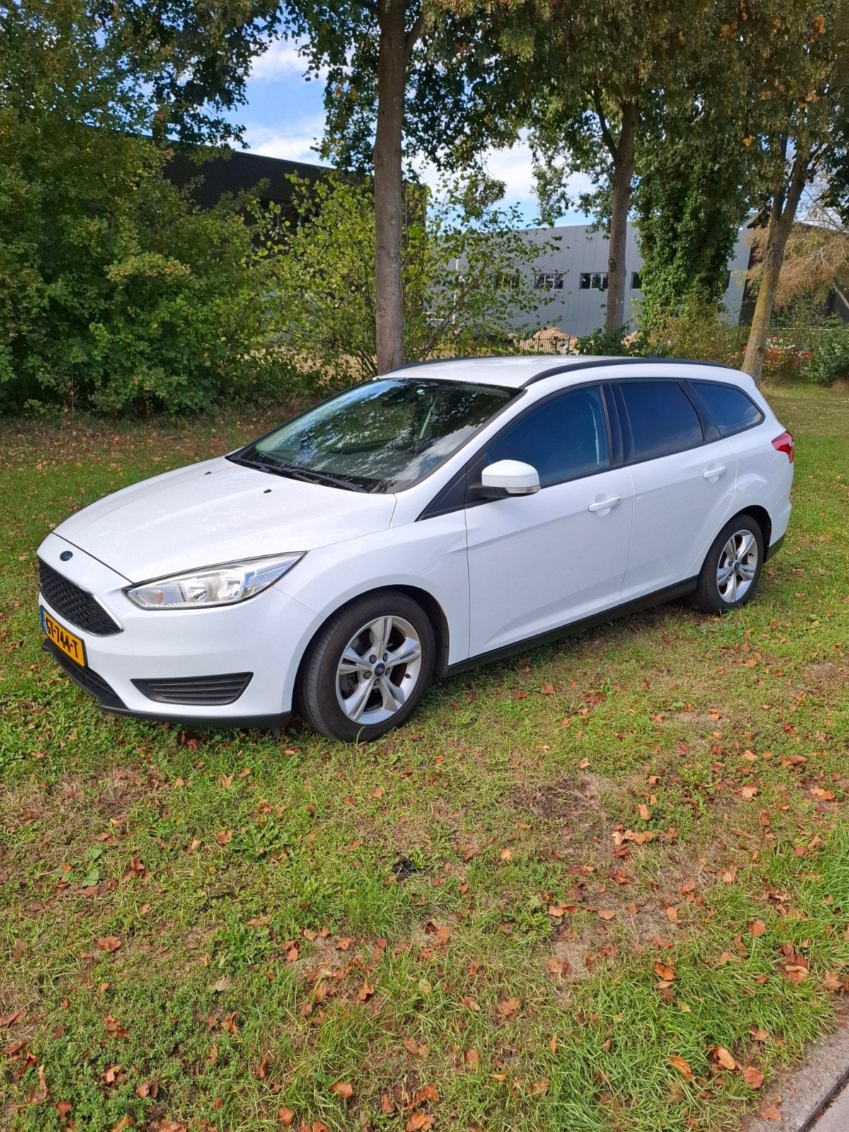 Ford Focus 1.0 Ecoboost 74KW Wagon 2015 Wit, Stof, 100 pk, Wit, Origineel Nederlands