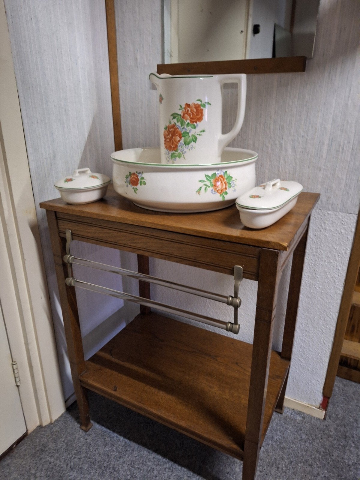 Antiek Lampetstel met Bijbehorende Tafel - Societe Ceramique, Antiek en Kunst, Antiek | Keramiek en Aardewerk, Ophalen