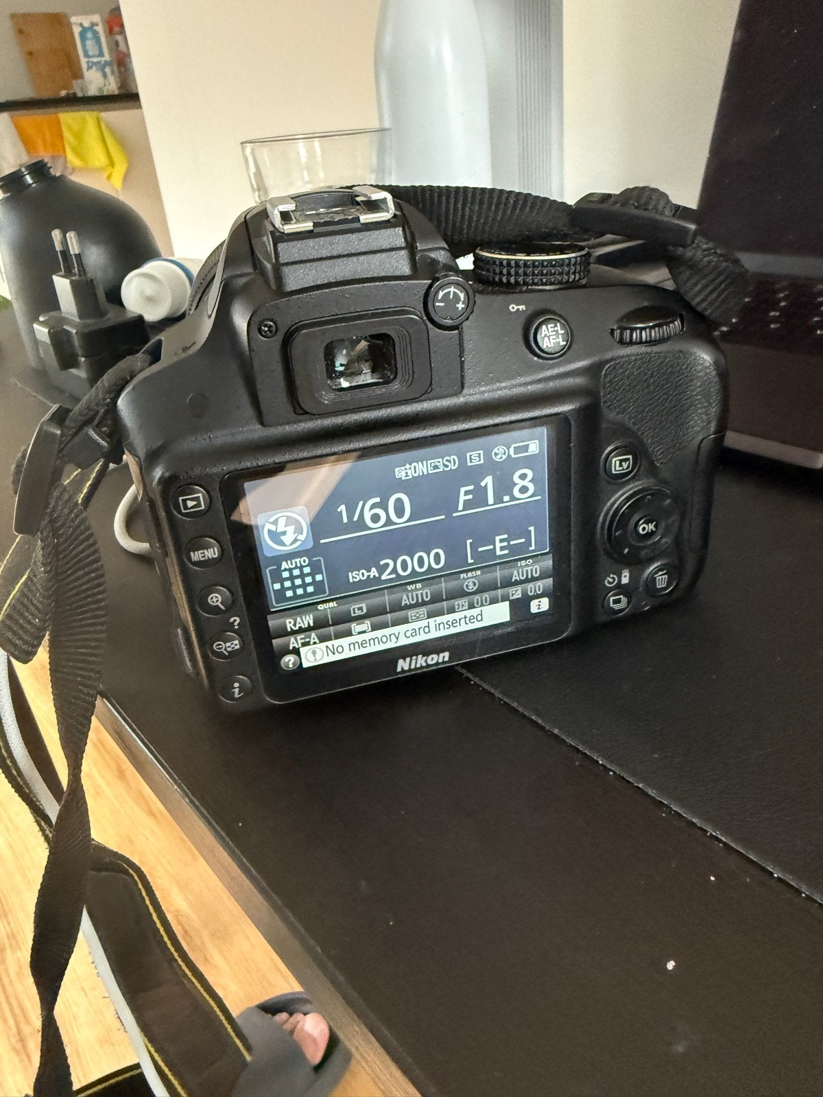 Nikon D3300 with external flash and 35MM 1.8G, Spiegelreflex, Zo goed als nieuw, 4 t/m 7 keer, Accu