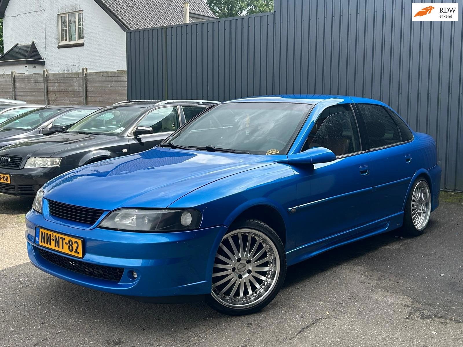 Opel Vectra AUTOMAAT 2.5i V6 CDX Luchtvering!, Auto's, 700 kg, Verwarmde buitenspiegels, Origineel Nederlands, Bedrijf
