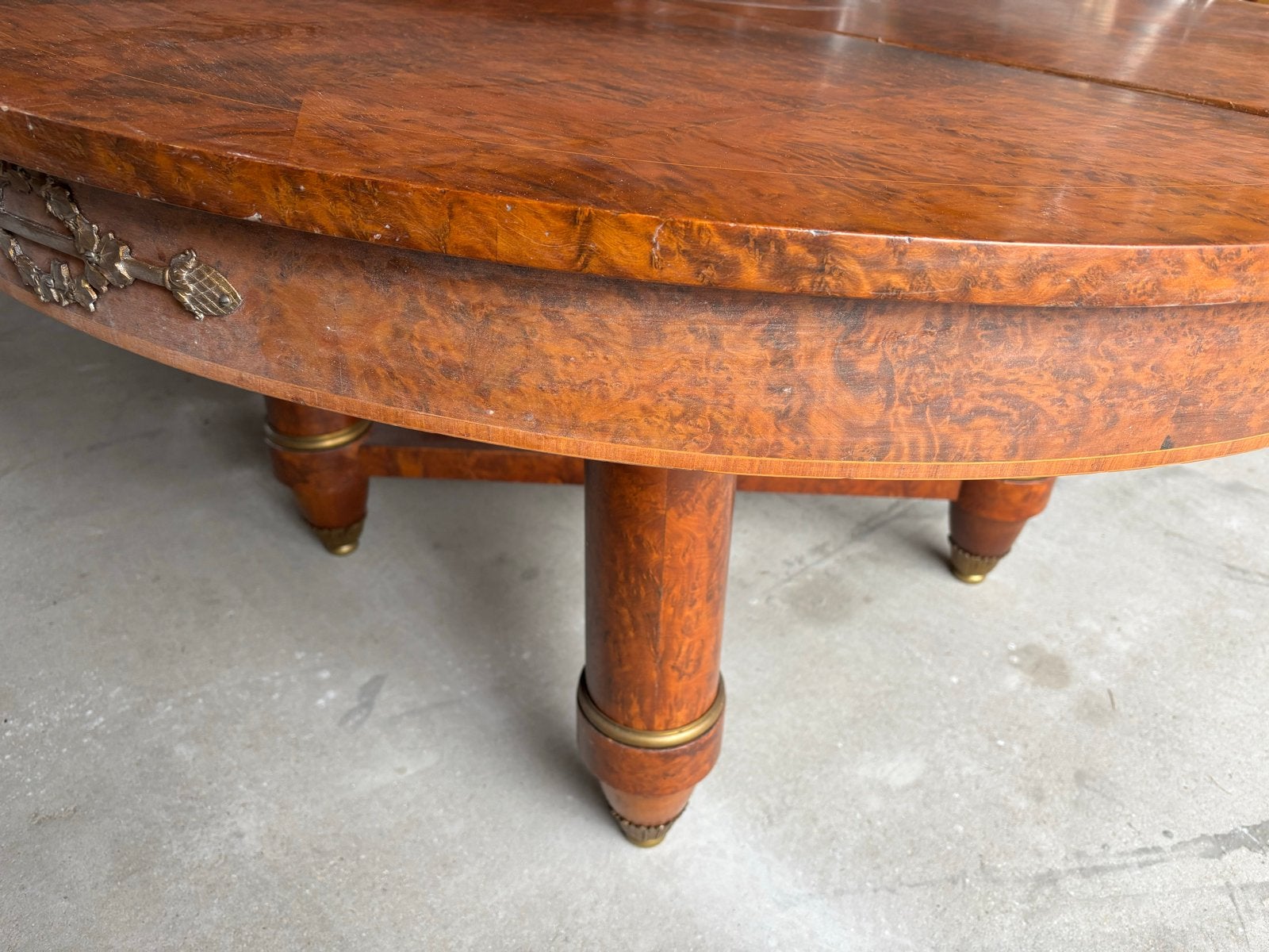 Antieke ronde tafel met bronzen details, Antiek en Kunst, Ophalen