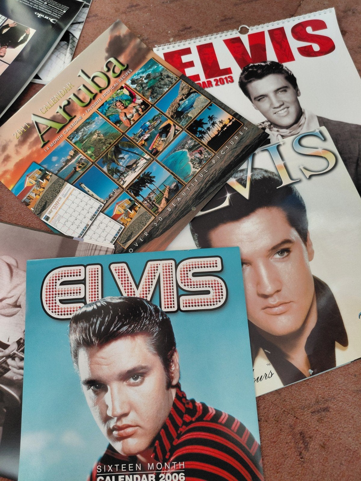 Elvis, Ophalen