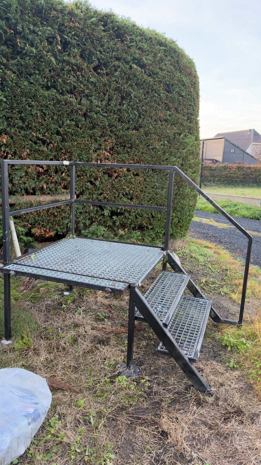 Stevige metalen trap met platform en leuning, Ophalen, Gebruikt, Trap, Minder dan 2 meter