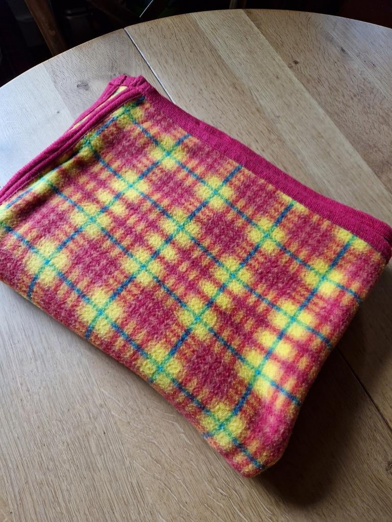 VROLIJK PLAID, Huis en Inrichting, Woonaccessoires | Plaids en Woondekens, Ophalen of Verzenden