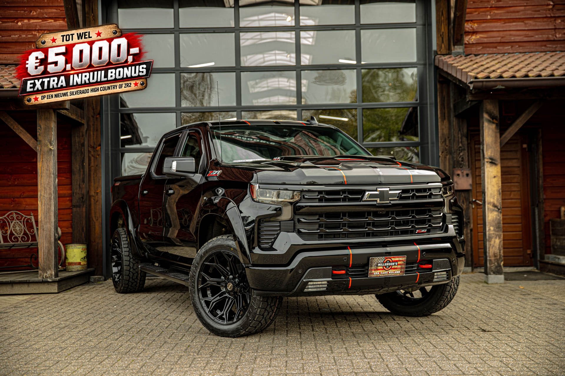 Chevrolet Silverado Z71 Trailboss widebody LPG Bedcover in k, Auto's, Automaat, 8 cilinders, Zwart, Leder