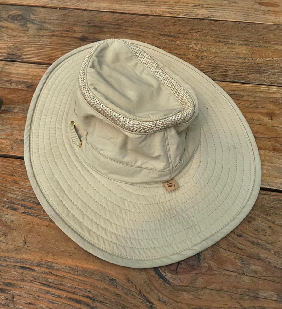 Tilley Airflo Hoed - Beige - Maat 8 (63.5 cm), 60 cm (XL, 7½ inch) of meer, Hoed, Ophalen of Verzenden, Zo goed als nieuw