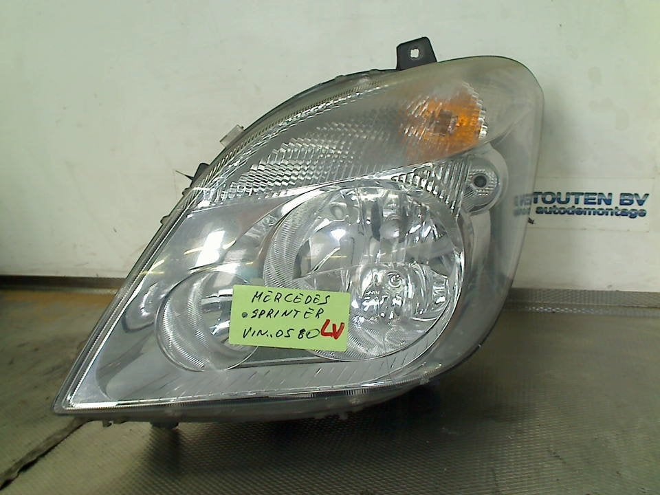 Koplamp Links Mercedes-Benz Sprinter 3,5t (906.63) 2011, Gebruikt, Mercedes-Benz AG, Mercedes-Benz, Mercedesstraße 120, Stuttgart 70372, , Duitsland