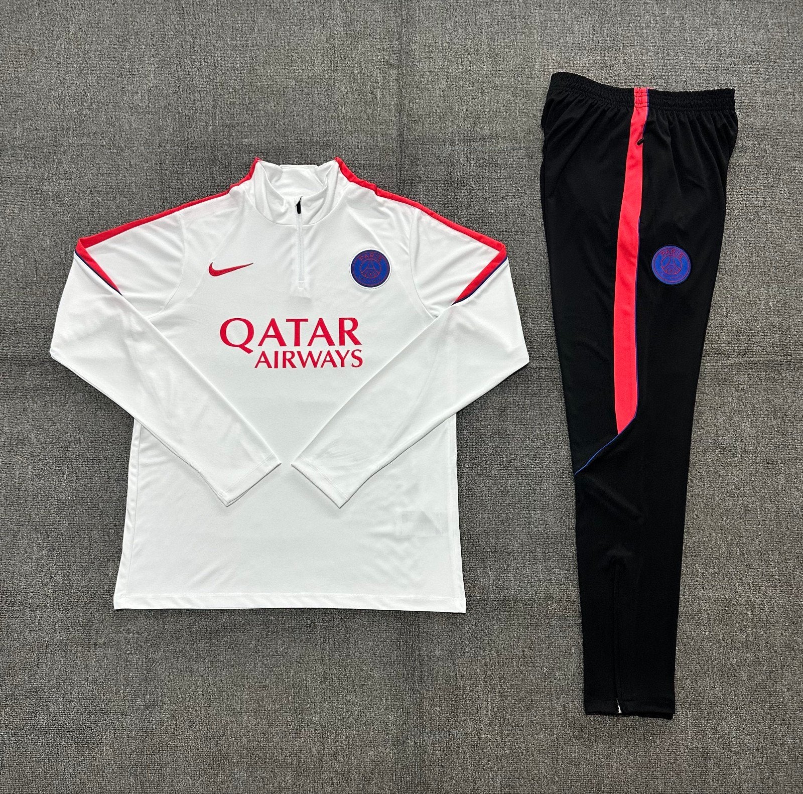 PSG kids trainingspak 26/27, Maat XS of kleiner, Ophalen of Verzenden, Nieuw, Trainingspak