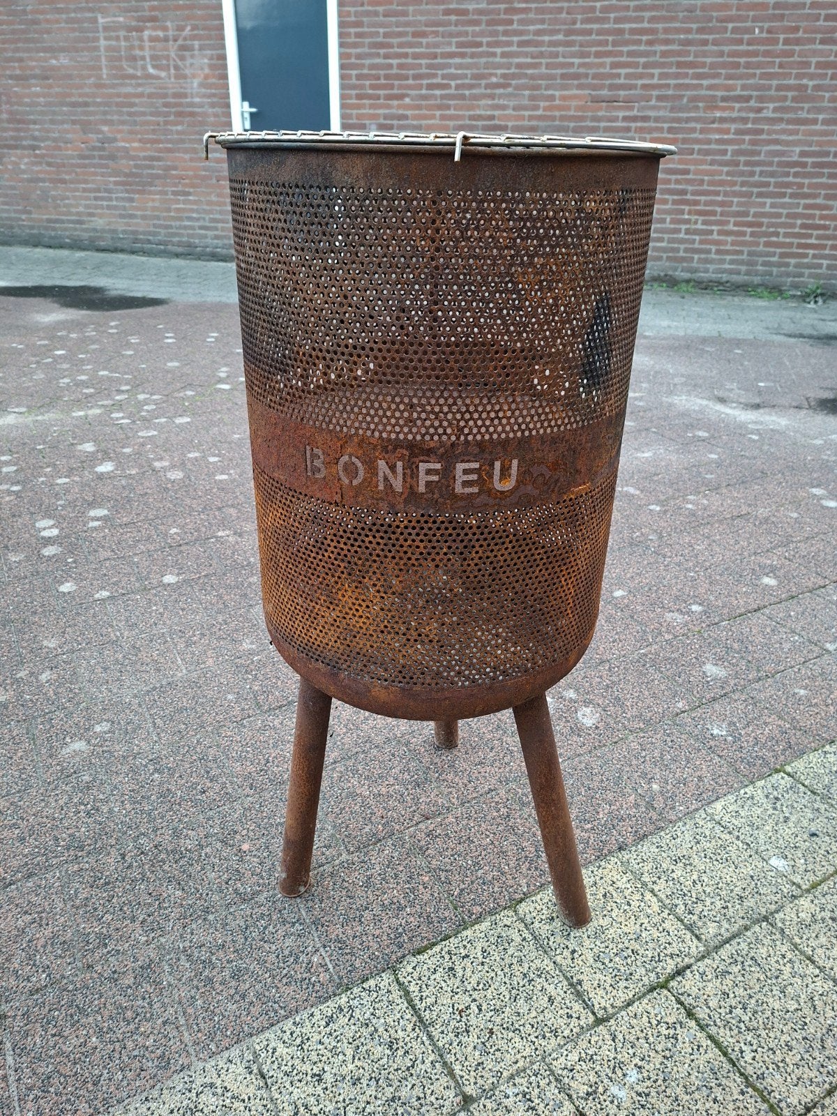 BonFeu Vuurkorf BonVes 45 met BBQ grill en afdekplaat, Ophalen, Gebruikt, Vuurkorf